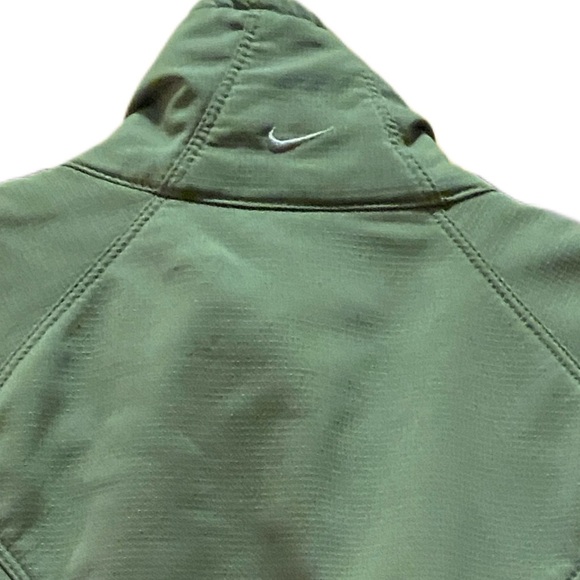 Nike Women’s Lightweight Run Jacket - Picture 3 of 9